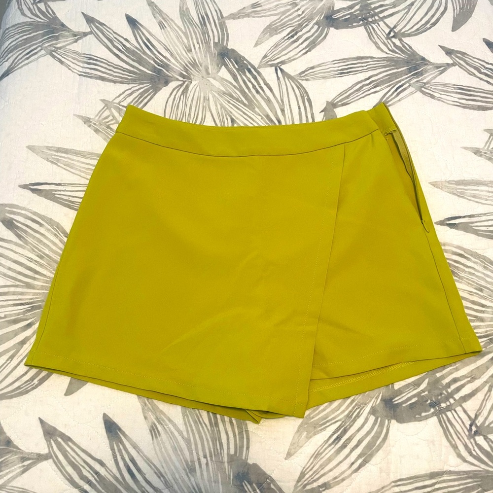 Sincerely Jules lime green skort